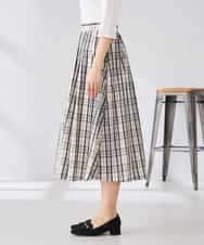 K2HGD26059 a.v.v(アー・ヴェ・ヴェ) 【洗える】メモリーチェックタフタスカート アイボリー