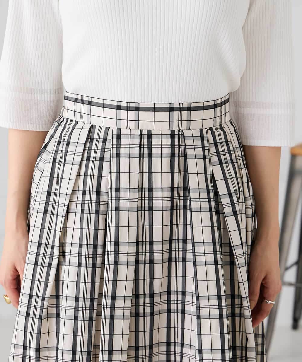 K2HGD26059 a.v.v(アー・ヴェ・ヴェ) 【洗える】メモリーチェックタフタスカート アイボリー