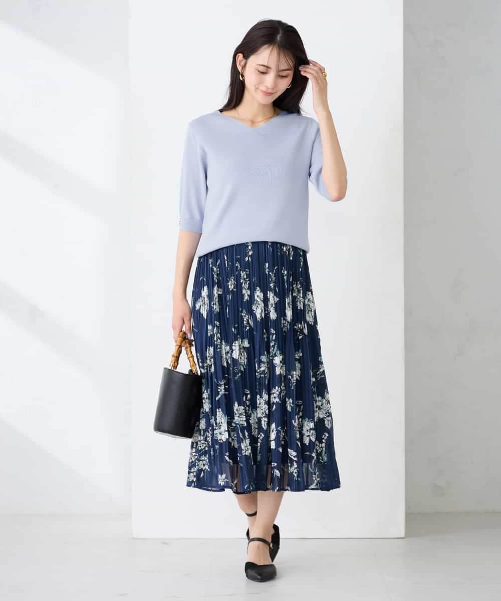 K2HGD36059 a.v.v(アー・ヴェ・ヴェ) 【洗える】フラワープリントランダムプリーツスカート ネイビー