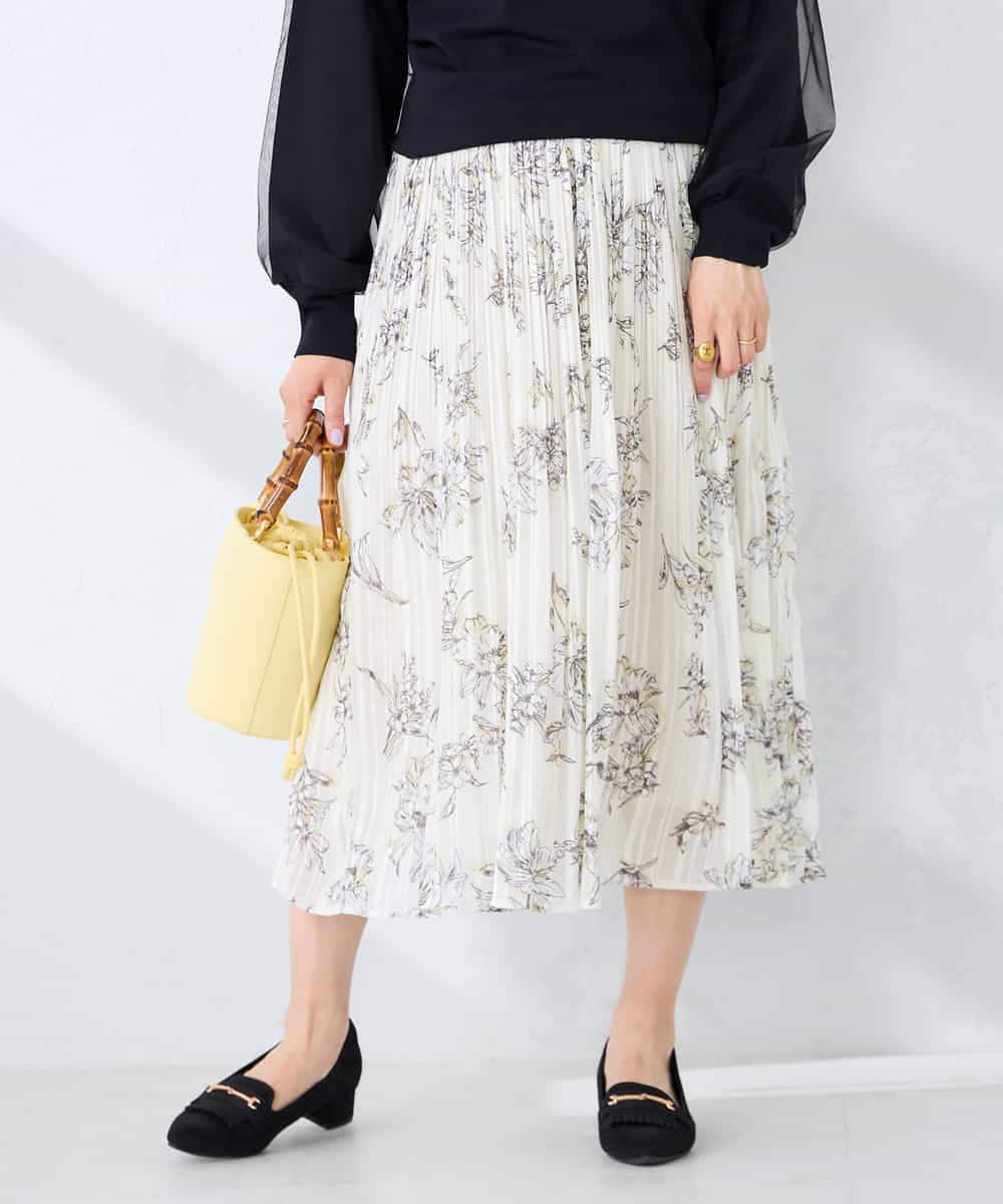 K2HGD36059 a.v.v(アー・ヴェ・ヴェ) 【洗える】フラワープリントランダムプリーツスカート ネイビー