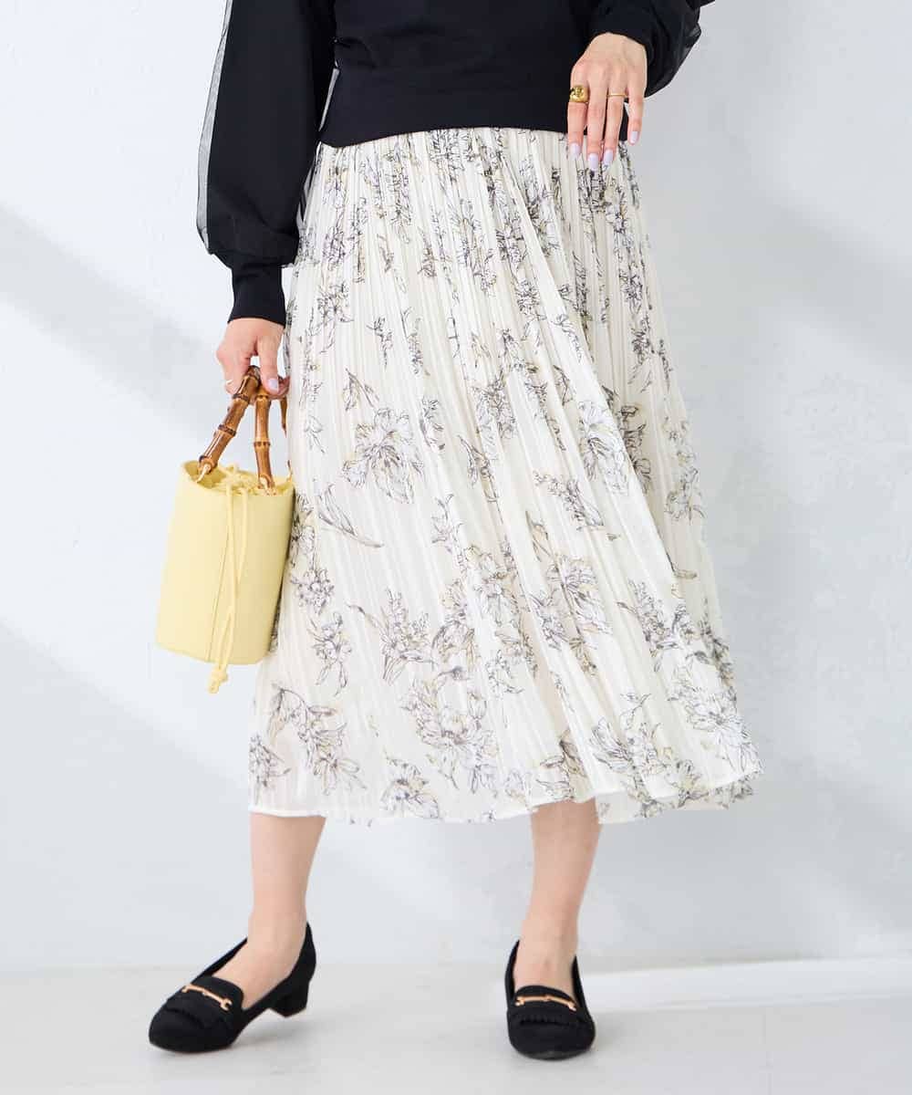 K2HGD36059 a.v.v(アー・ヴェ・ヴェ) 【洗える】フラワープリントランダムプリーツスカート ネイビー