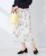 K2HGD36059 a.v.v(アー・ヴェ・ヴェ) 【洗える】フラワープリントランダムプリーツスカート ネイビー