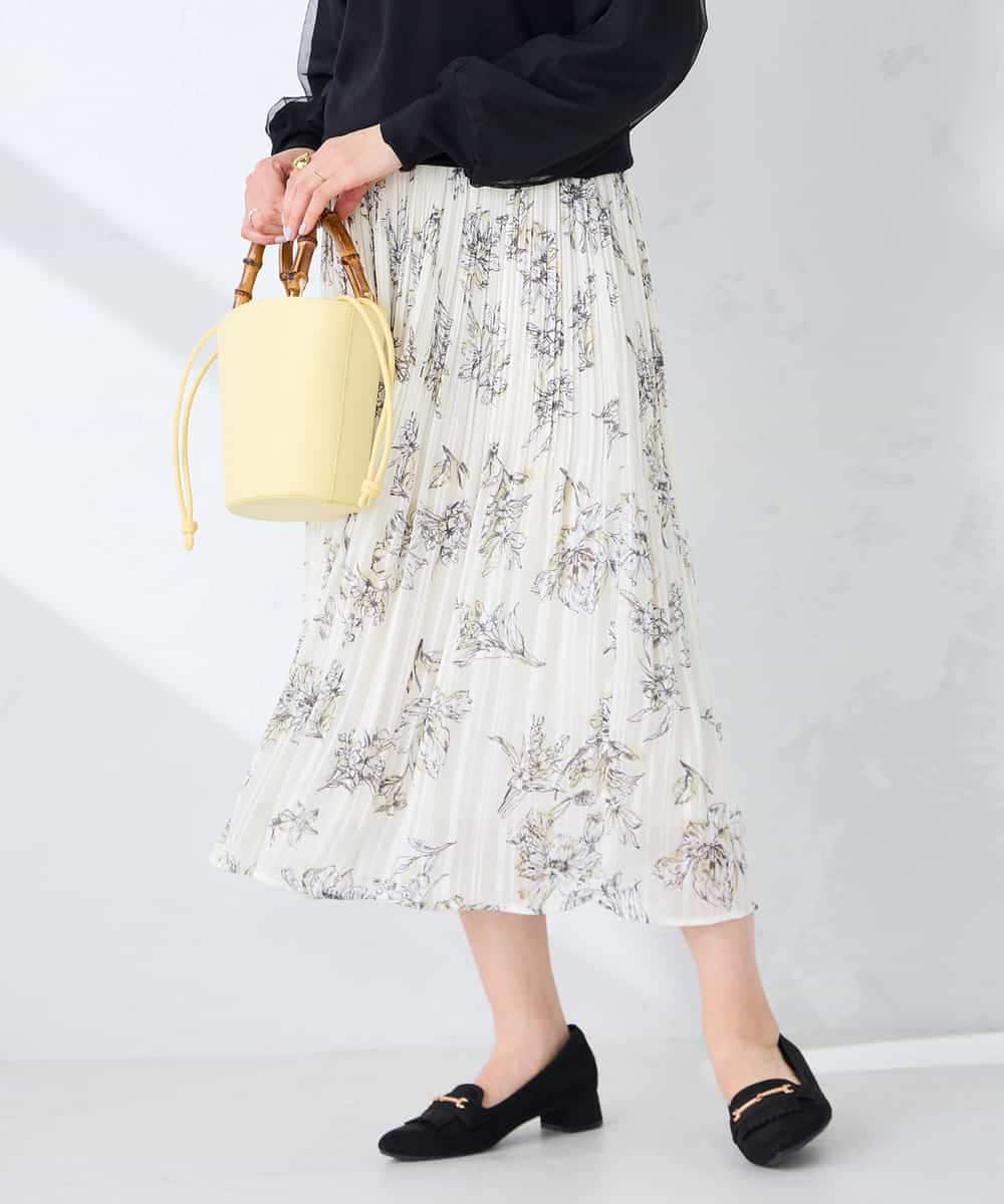 K2HGD36059 a.v.v(アー・ヴェ・ヴェ) 【洗える】フラワープリントランダムプリーツスカート ネイビー