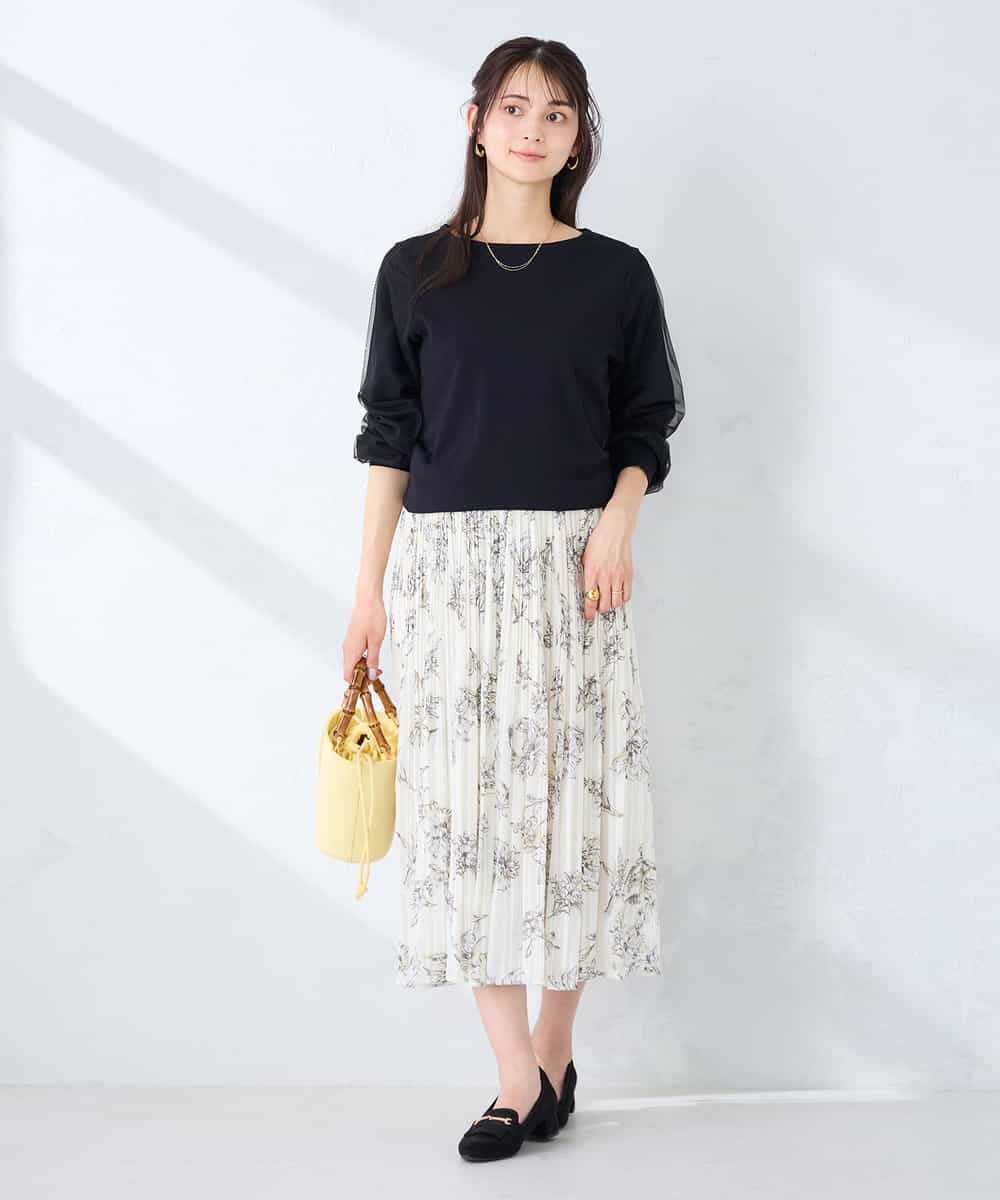 K2HGD36059 a.v.v(アー・ヴェ・ヴェ) 【洗える】フラワープリントランダムプリーツスカート ネイビー