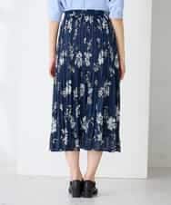 K2HGD36059 a.v.v(アー・ヴェ・ヴェ) 【洗える】フラワープリントランダムプリーツスカート ネイビー
