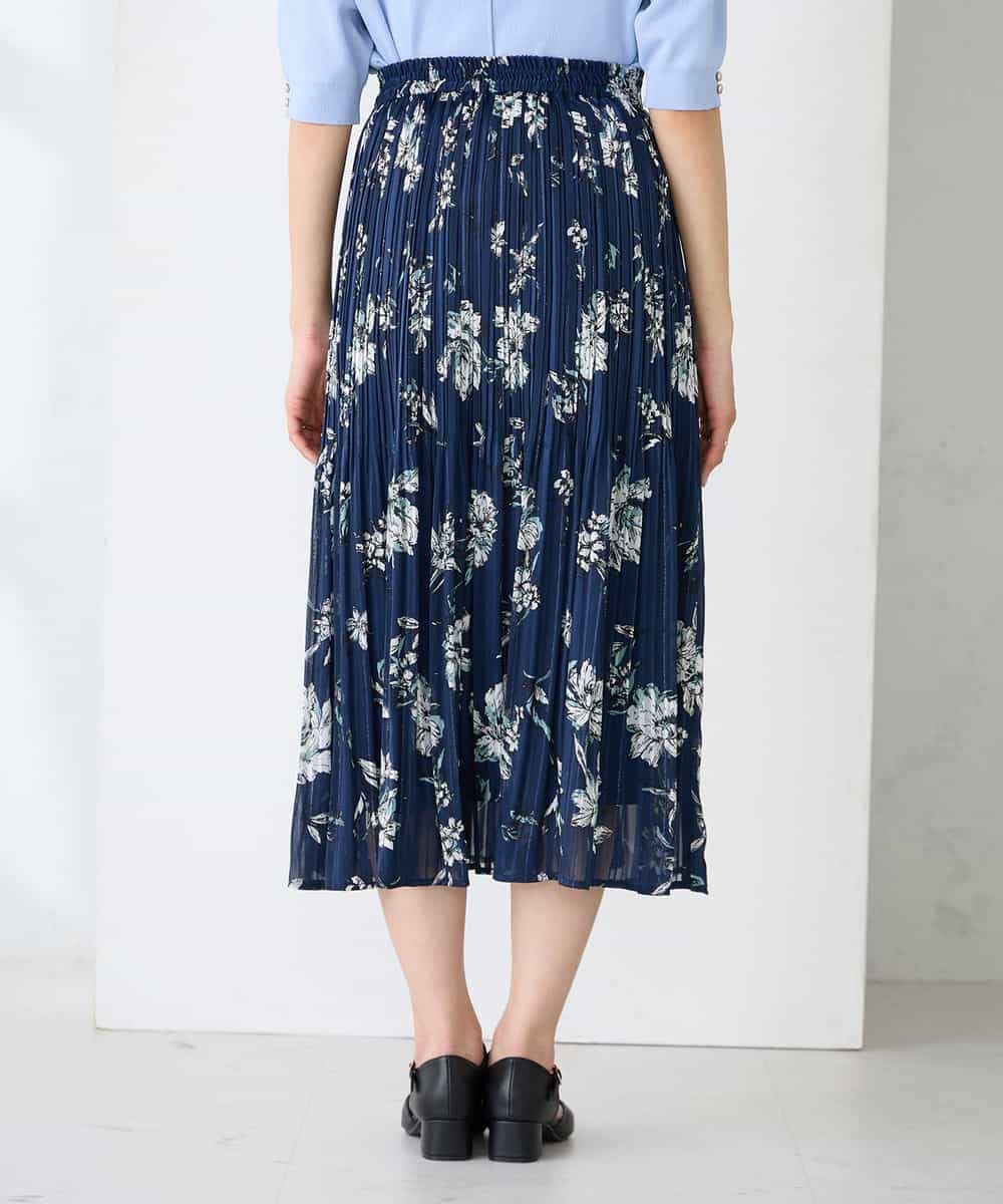 K2HGD36059 a.v.v(アー・ヴェ・ヴェ) 【洗える】フラワープリントランダムプリーツスカート ネイビー