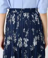 K2HGD36059 a.v.v(アー・ヴェ・ヴェ) 【洗える】フラワープリントランダムプリーツスカート ネイビー