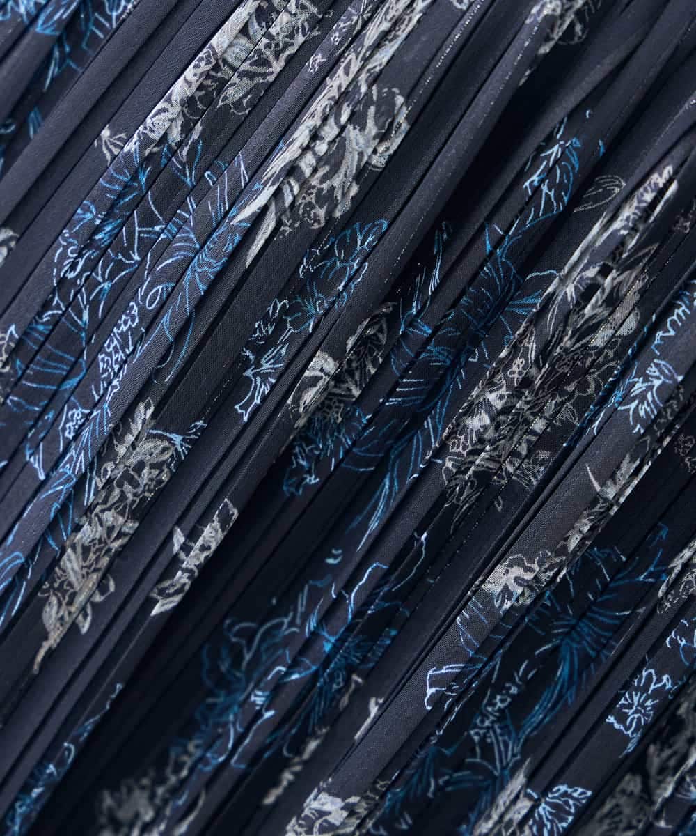 K2HHD43059 a.v.v(アー・ヴェ・ヴェ) 【洗える】フラワープリントランダムプリーツスカート ネイビー
