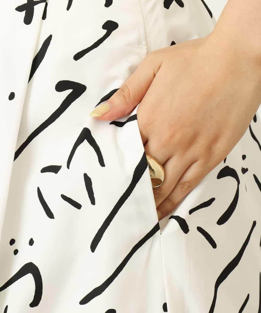 K2HHP31059 a.v.v(アー・ヴェ・ヴェ) 幾何プリントバルーンスカート ホワイト