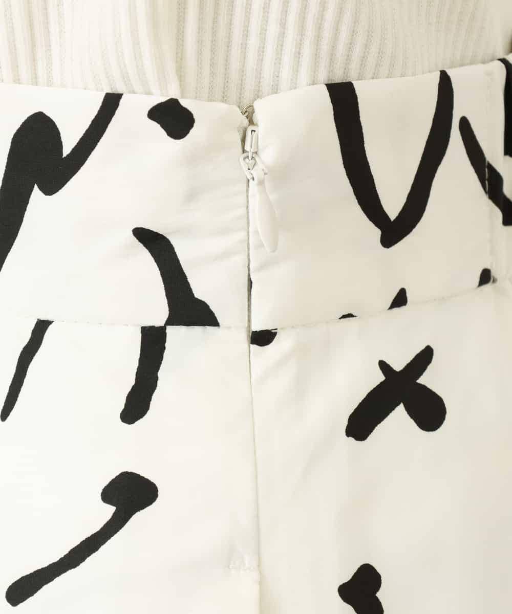 K2HHP31059 a.v.v(アー・ヴェ・ヴェ) 幾何プリントバルーンスカート ホワイト