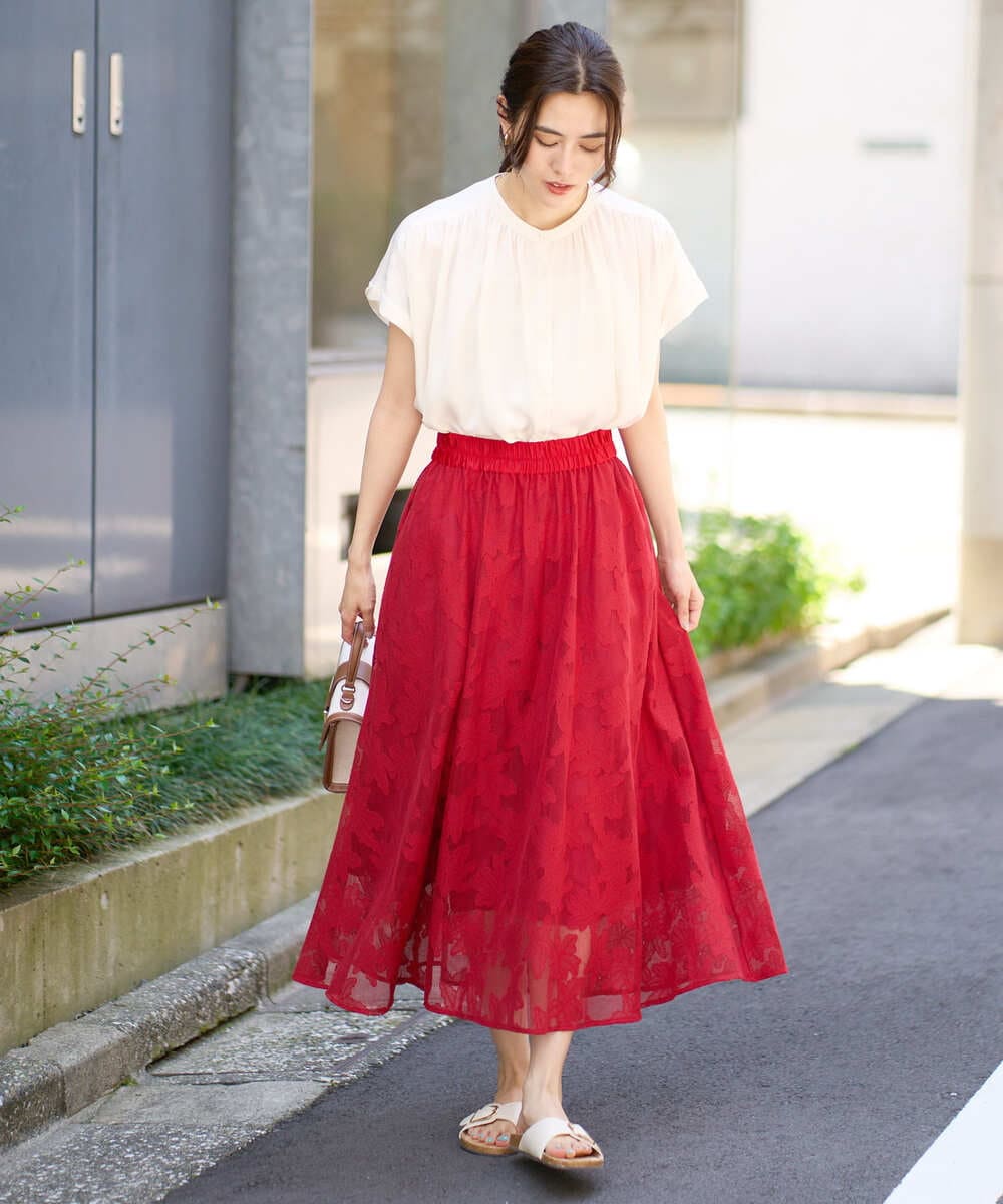 K2HHV28059 a.v.v(アー・ヴェ・ヴェ) 花柄メッシュスカート ネイビー