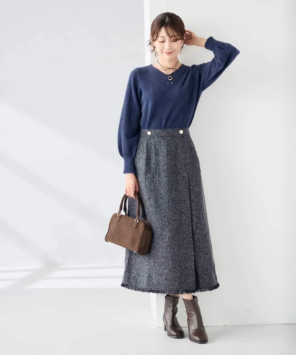K2HKA13059 a.v.v(アー・ヴェ・ヴェ) ツイード調裾フリンジAラインスカート ネイビー