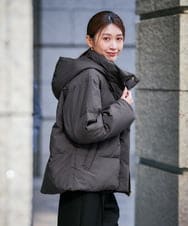 K2JAD10159 a.v.v(アー・ヴェ・ヴェ) 【2WAY/雑誌InRed(宝島社)1月・2月合併号掲載】スタンドネックショートダウンジャケット アイボリー