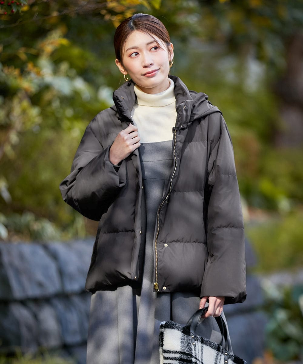 K2JAD10159 a.v.v(アー・ヴェ・ヴェ) 【2WAY/雑誌InRed(宝島社)1月・2月合併号掲載】スタンドネックショートダウンジャケット アイボリー