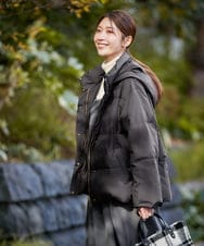 K2JAD10159 a.v.v(アー・ヴェ・ヴェ) 【2WAY/雑誌InRed(宝島社)1月・2月合併号掲載】スタンドネックショートダウンジャケット アイボリー