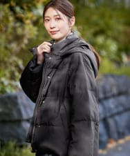 K2JAD10159 a.v.v(アー・ヴェ・ヴェ) 【2WAY/雑誌InRed(宝島社)1月・2月合併号掲載】スタンドネックショートダウンジャケット ブラック