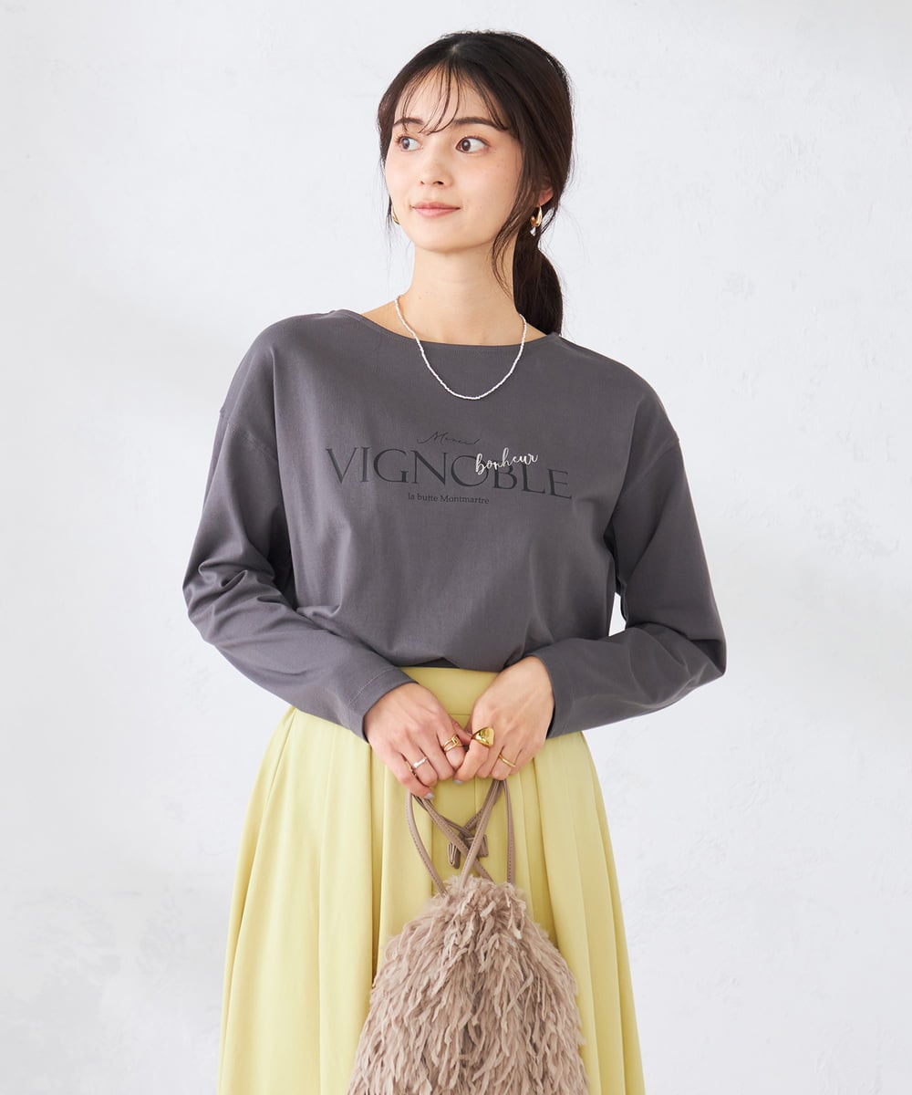 K2KED15034 a.v.v(アー・ヴェ・ヴェ) 【コットン100%】ロゴアソートロンT ダークグレー（箔プリント）