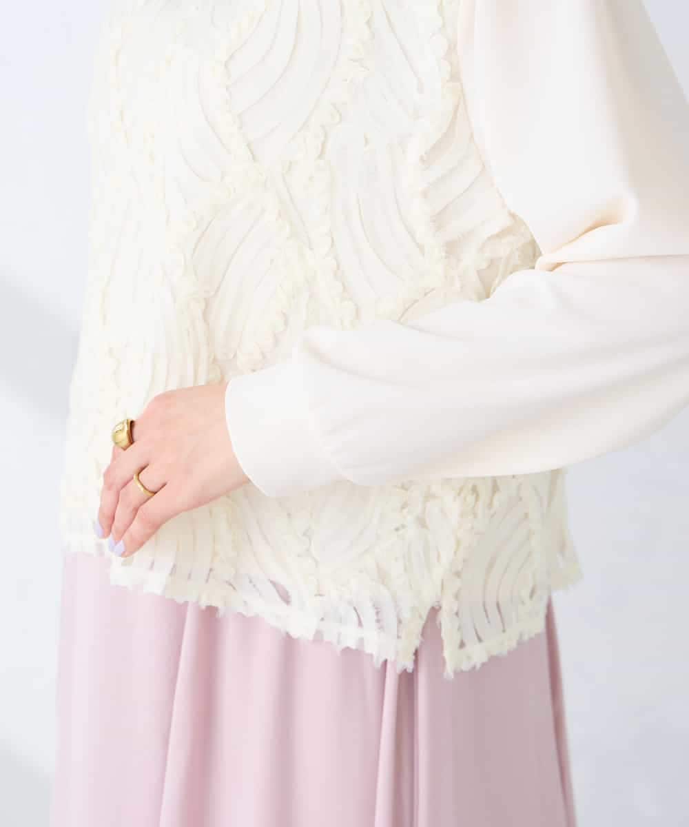 K2KFD03049 a.v.v(アー・ヴェ・ヴェ) コード刺繍チュールドッキングトップス アイボリー