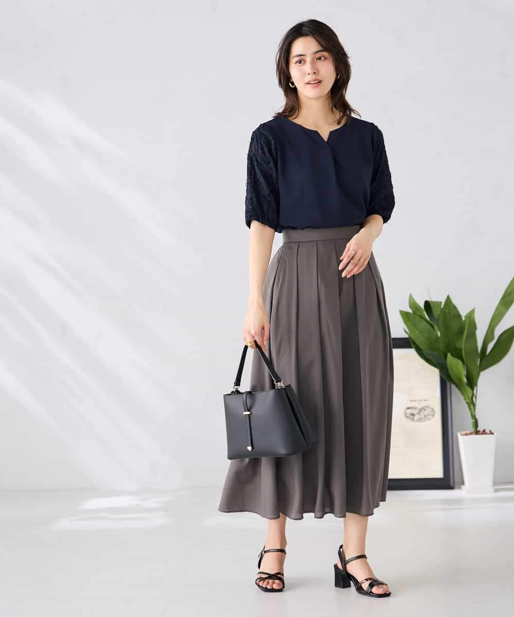 K2KGD32044 a.v.v(アー・ヴェ・ヴェ) レースジャガードスリーブトップス ネイビー