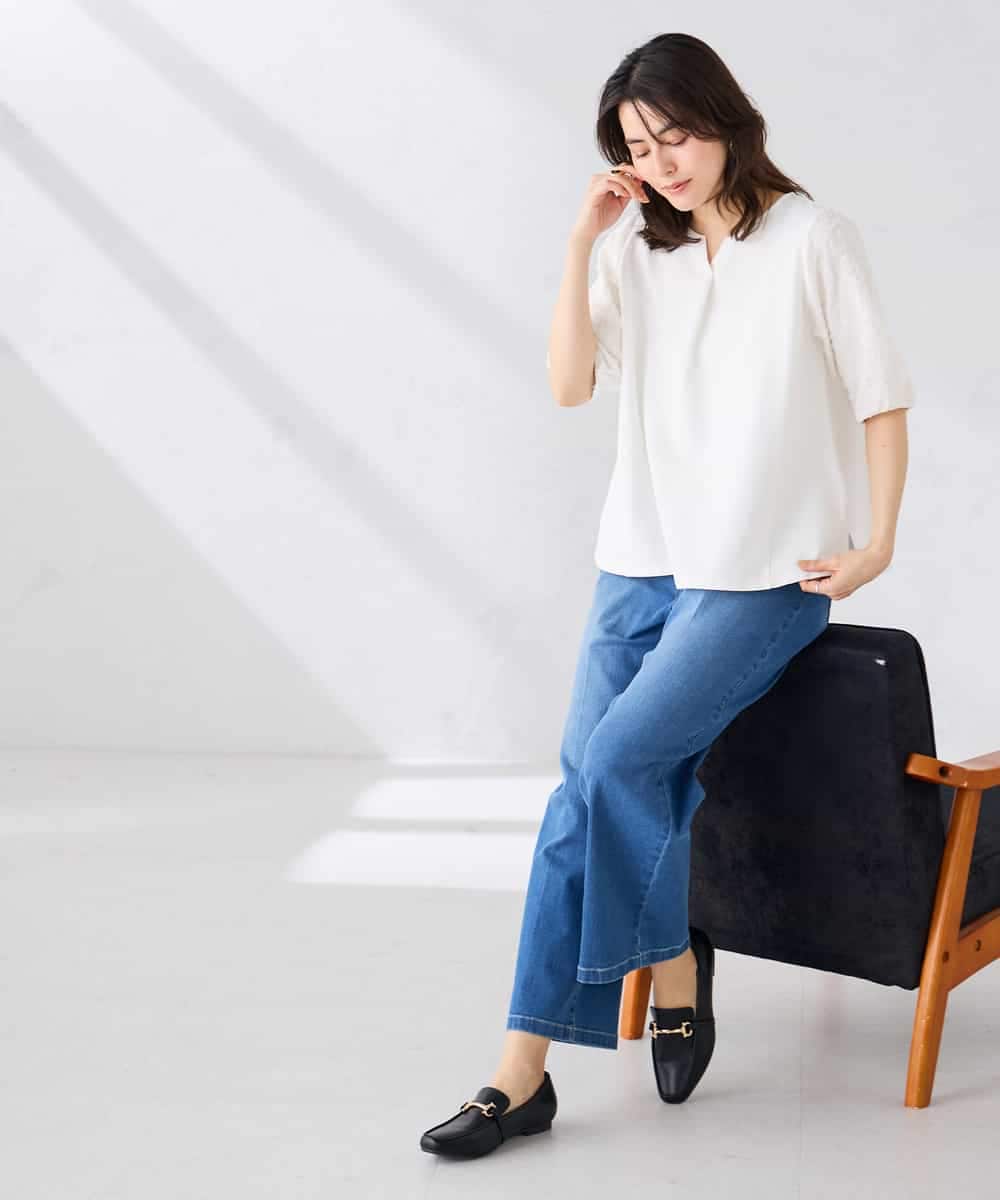 K2KGD32044 a.v.v(アー・ヴェ・ヴェ) レースジャガードスリーブトップス ネイビー