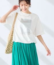 K2KGD38035 a.v.v(アー・ヴェ・ヴェ) 裾ドロストロゴTシャツ アイボリー