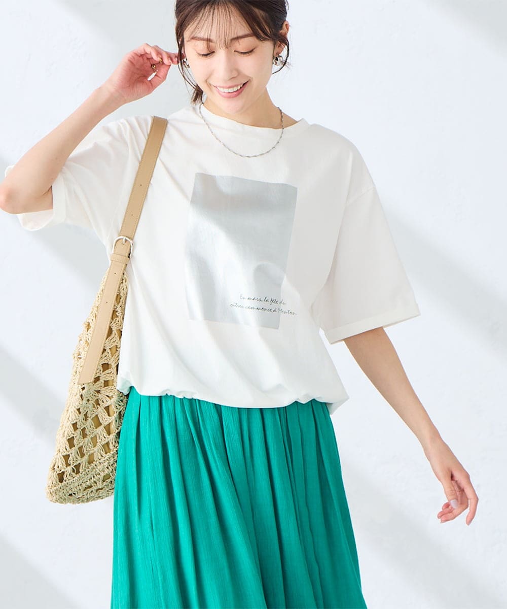 K2KGD38035 a.v.v(アー・ヴェ・ヴェ) 裾ドロストロゴTシャツ アイボリー