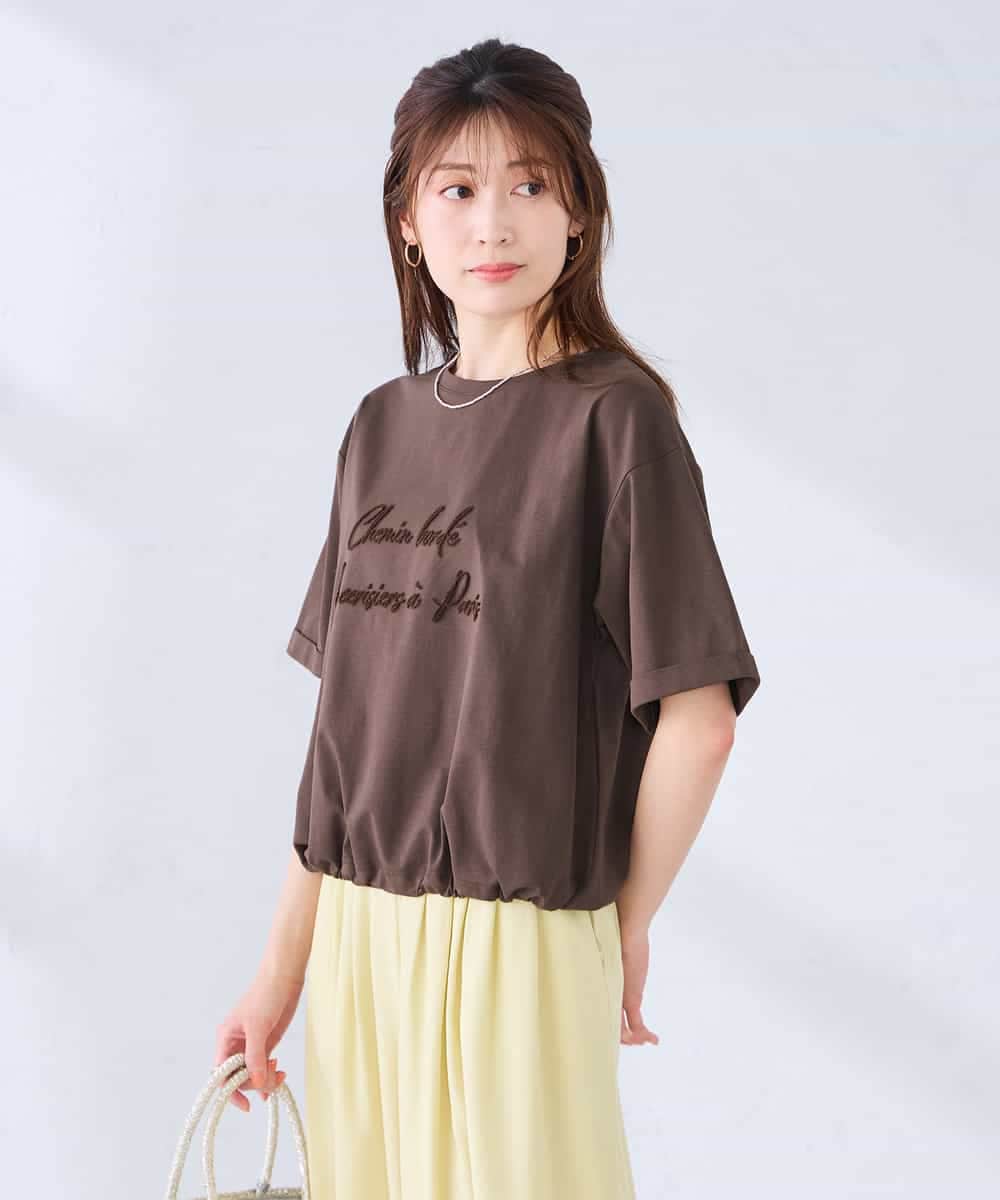 K2KGD38035 a.v.v(アー・ヴェ・ヴェ) 裾ドロストロゴTシャツ ホワイト