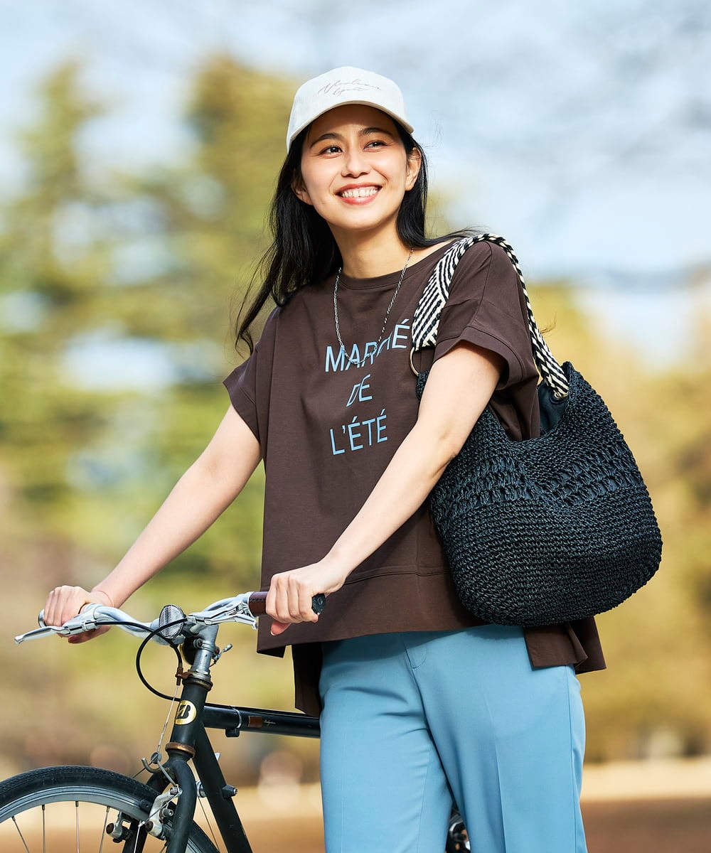 K2KGD39035 a.v.v(アー・ヴェ・ヴェ) ゆるプリントTシャツ ブラウン（ロゴ）