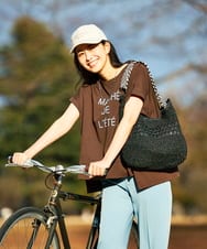 K2KGD39035 a.v.v(アー・ヴェ・ヴェ) ゆるプリントTシャツ ダークグレー（ロゴ）