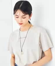 K2KHA54034 a.v.v(アー・ヴェ・ヴェ) 【コットン100%】コンパクト刺繍ロゴTシャツ グレージュ
