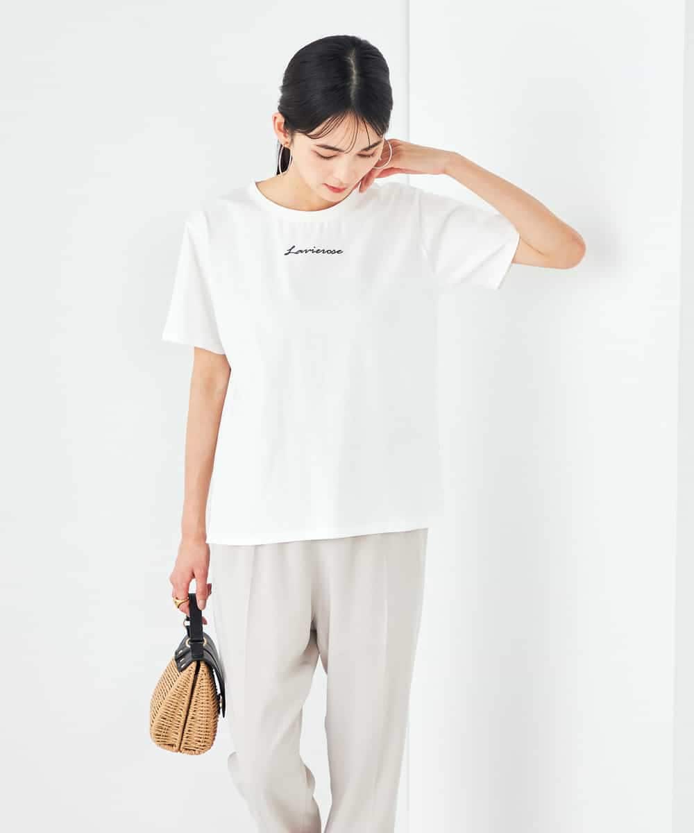 K2KHA54034 a.v.v(アー・ヴェ・ヴェ) 【コットン100%】コンパクト刺繍ロゴTシャツ グレージュ