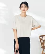 K2KHA56034 a.v.v(アー・ヴェ・ヴェ) エンボスロゴクロップドTシャツ グレージュ