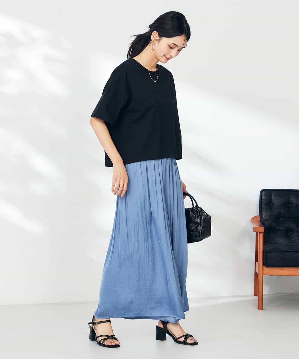 K2KHA56034 a.v.v(アー・ヴェ・ヴェ) エンボスロゴクロップドTシャツ グレージュ