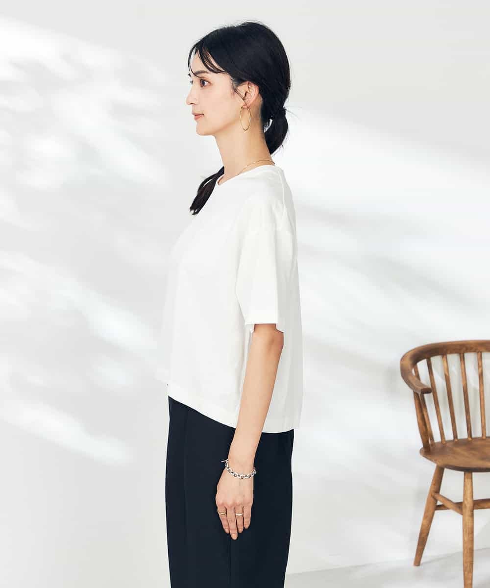 K2KHA56034 a.v.v(アー・ヴェ・ヴェ) エンボスロゴクロップドTシャツ グレージュ
