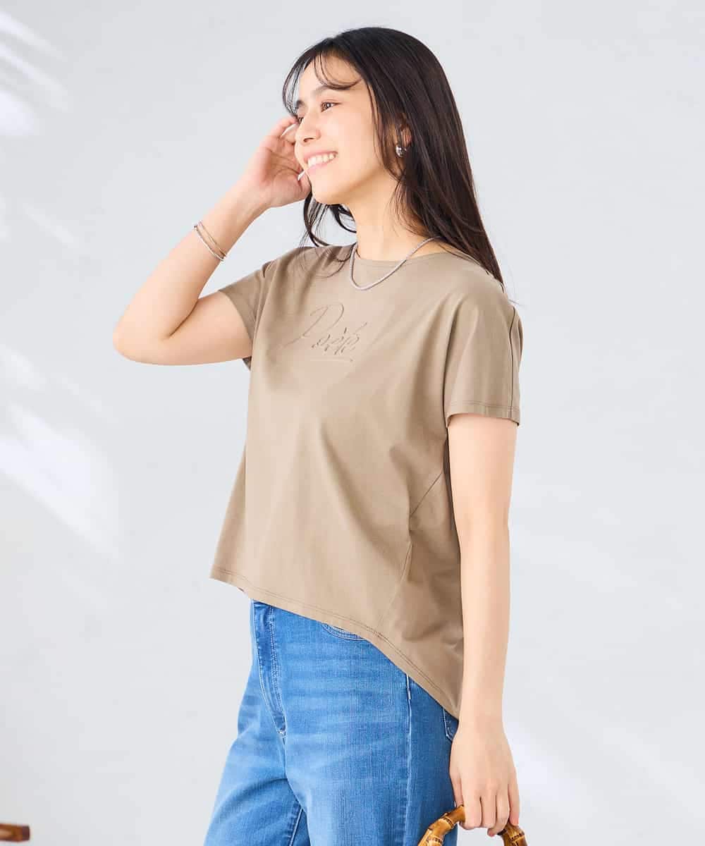 K2KHD45035 a.v.v(アー・ヴェ・ヴェ) 【接触冷感/UVカット】バックタックエンボスロゴＴシャツ ベージュ