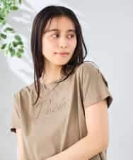 K2KHD45035 a.v.v(アー・ヴェ・ヴェ) 【接触冷感/UVカット】バックタックエンボスロゴＴシャツ ベージュ