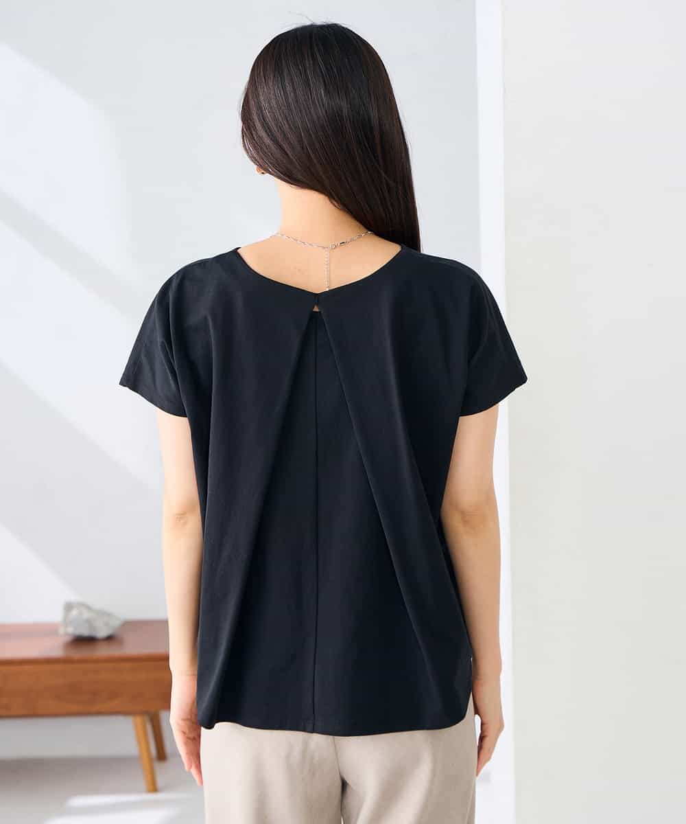 K2KHD45035 a.v.v(アー・ヴェ・ヴェ) 【接触冷感/UVカット】バックタックエンボスロゴＴシャツ ベージュ