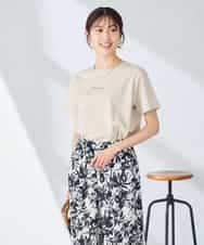 K2KHD54029 a.v.v(アー・ヴェ・ヴェ) 【接触冷感/UVカット/コットン100%】コンパクトロゴTシャツ グレージュ