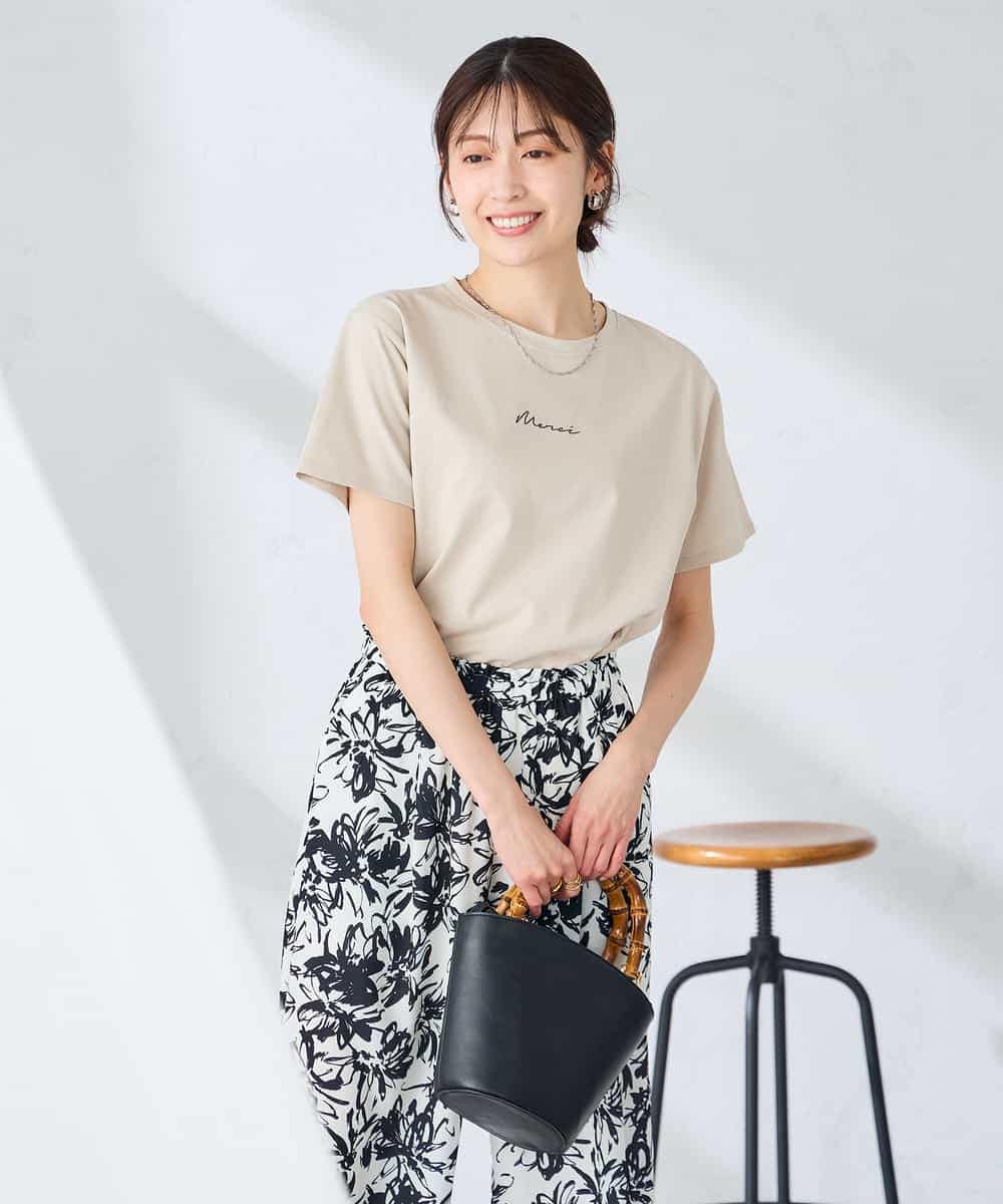 K2KHD54029 a.v.v(アー・ヴェ・ヴェ) 【接触冷感/UVカット/コットン100%】コンパクトロゴTシャツ グレージュ