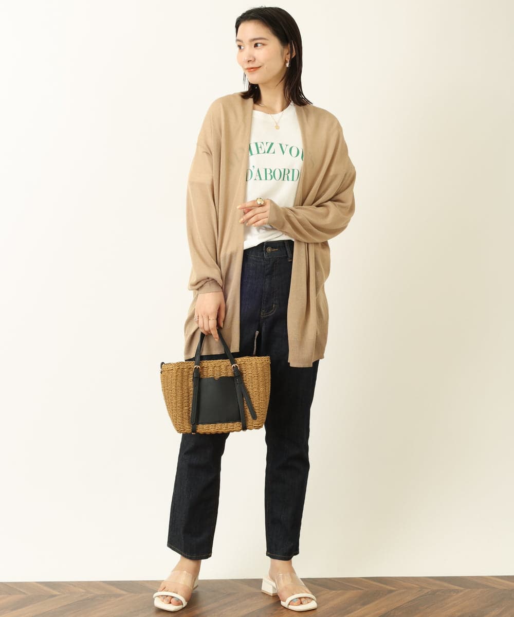 K2KHP66029 a.v.v(アー・ヴェ・ヴェ) ラウンドヘムロゴTシャツ ブラック