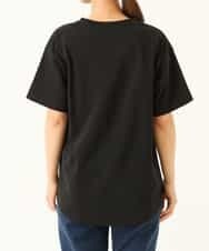 K2KHP66029 a.v.v(アー・ヴェ・ヴェ) ラウンドヘムロゴTシャツ ブラック