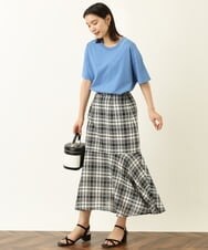 K2KHP77029 a.v.v(アー・ヴェ・ヴェ) ラウンドヘムバックロゴTシャツ ホワイト