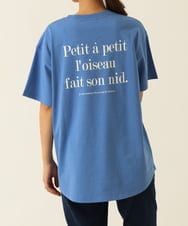 K2KHP77029 a.v.v(アー・ヴェ・ヴェ) ラウンドヘムバックロゴTシャツ ホワイト