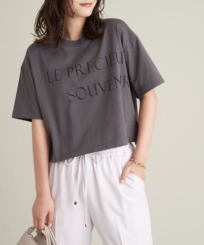 K2KHS60029 a.v.v クロップド丈ロゴTシャツ