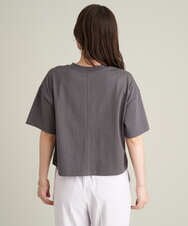 K2KHS60029 a.v.v(アー・ヴェ・ヴェ) クロップド丈ロゴTシャツ ダークグレー