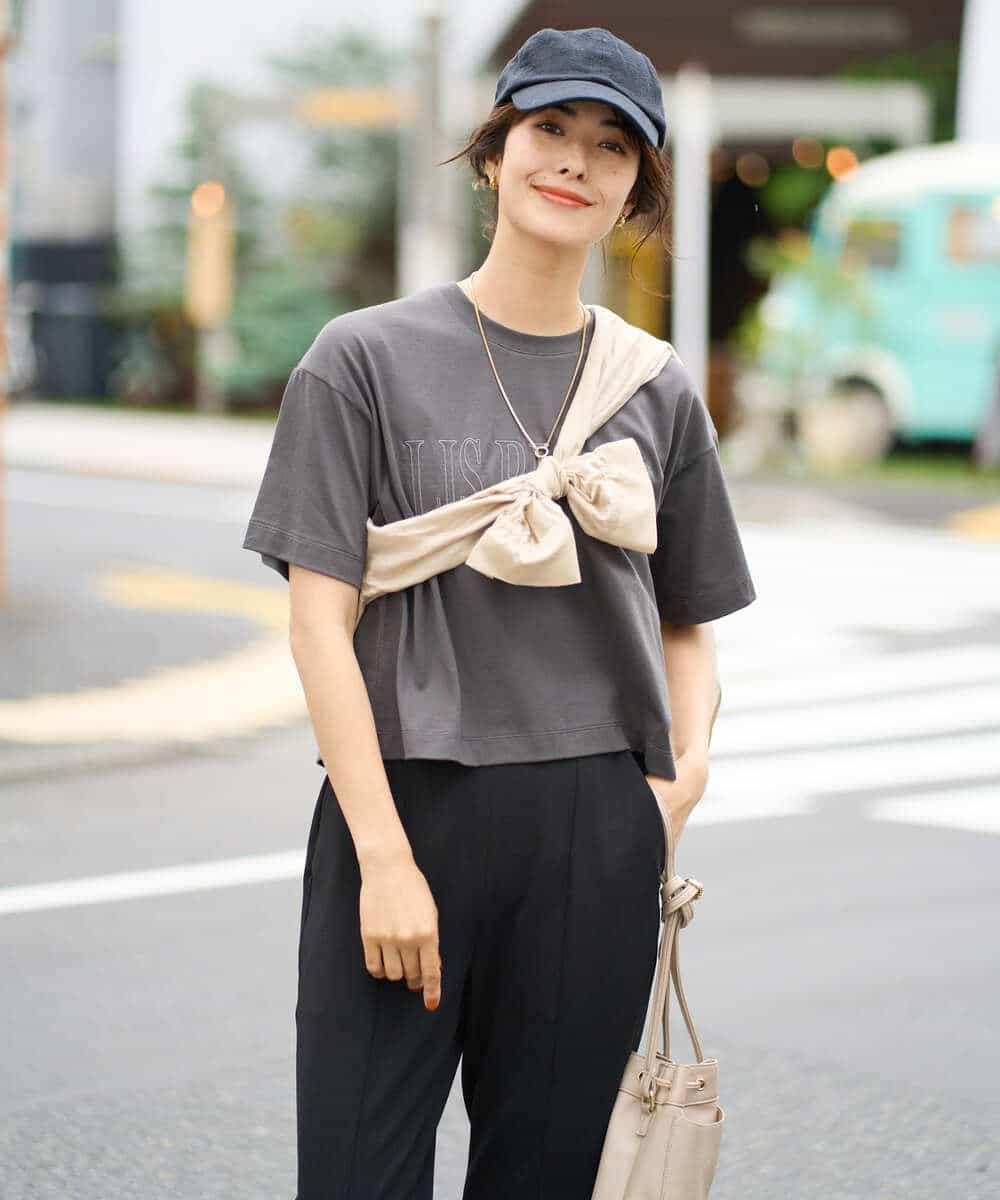 K2KHV56029 a.v.v(アー・ヴェ・ヴェ) 【接触冷感】大人のクロップドロゴTシャツ チャコールグレー