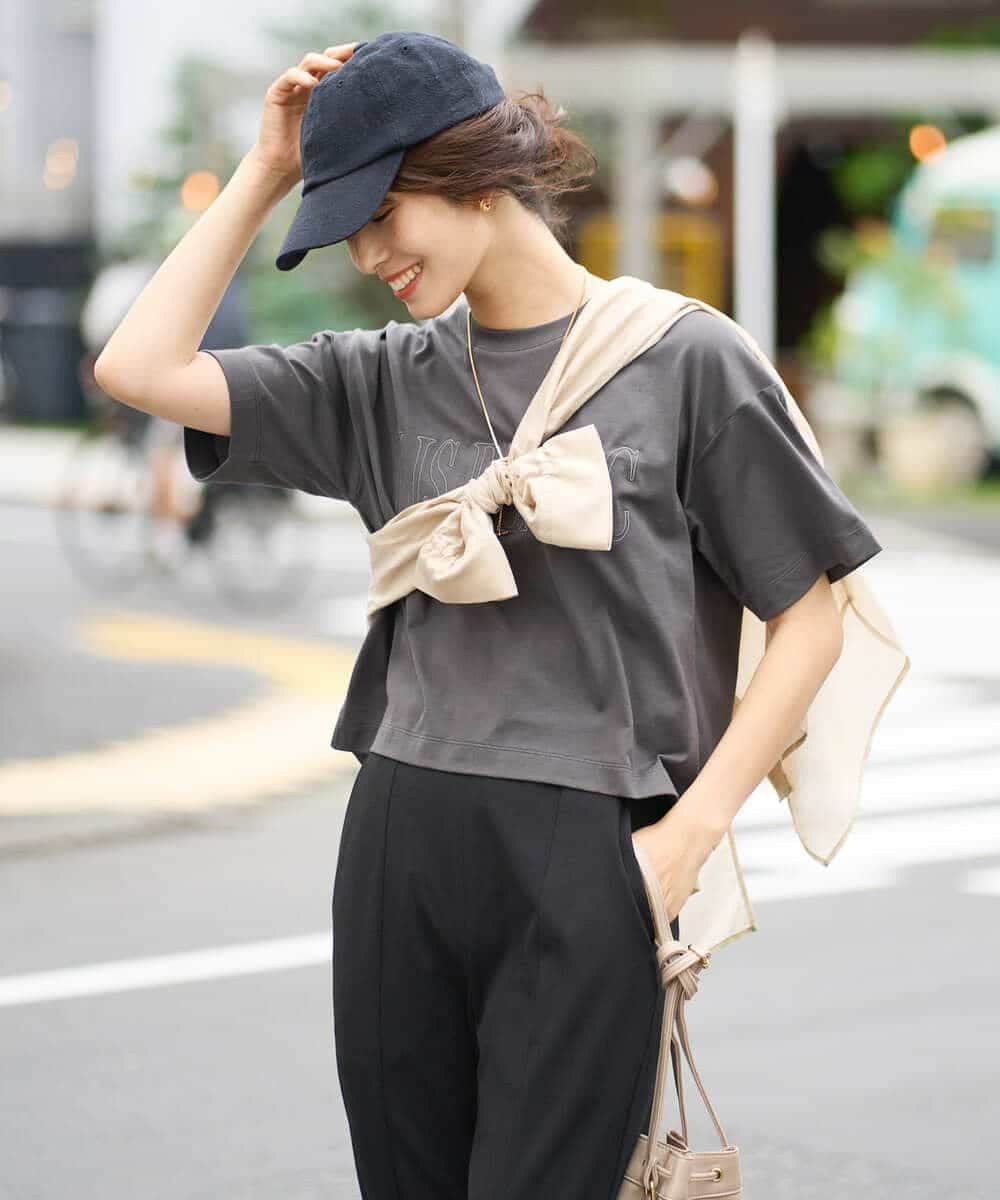 K2KHV56029 a.v.v(アー・ヴェ・ヴェ) 【接触冷感】大人のクロップドロゴTシャツ チャコールグレー