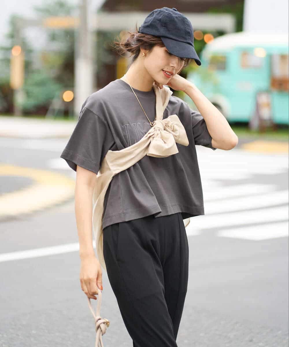 K2KHV56029 a.v.v(アー・ヴェ・ヴェ) 【接触冷感】大人のクロップドロゴTシャツ チャコールグレー