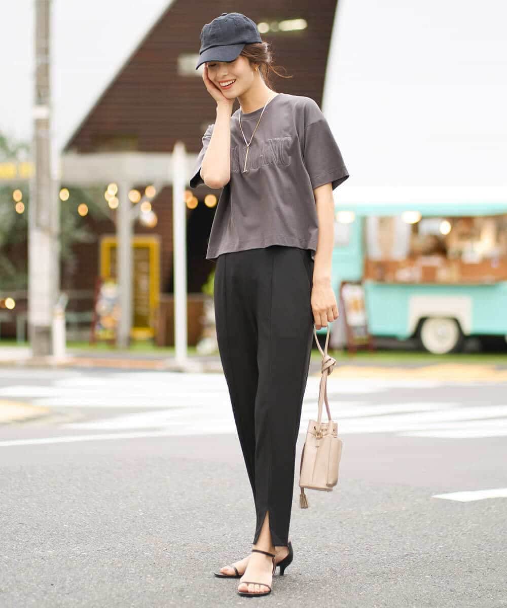 K2KHV56029 a.v.v(アー・ヴェ・ヴェ) 【接触冷感】大人のクロップドロゴTシャツ チャコールグレー