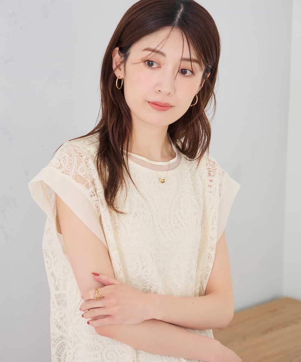 K2KID71049 a.v.v(アー・ヴェ・ヴェ) レース柄シアートップス アイボリー